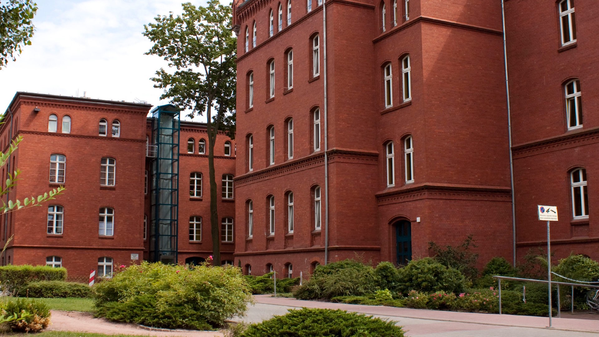 kurzzeitpflege-gebaeude-banner-mobil