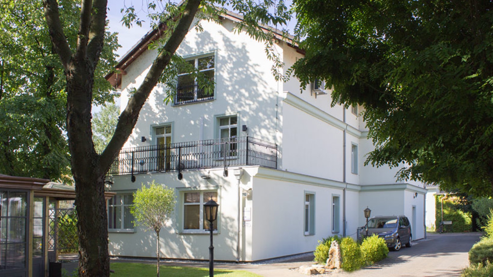 geschaeftsstelle-brandenburg-kachel