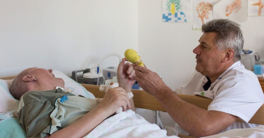 Nahrungsverweigerung, Zwangsernährung Jedermann Gruppe